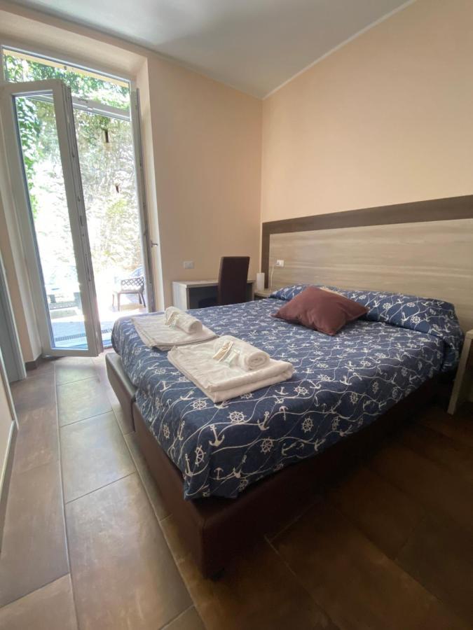 Good Night Moon Hotel Специя Екстериор снимка