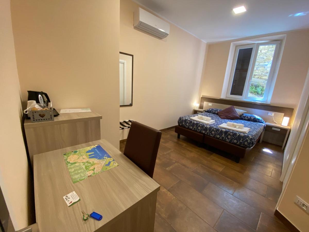 Good Night Moon Hotel Специя Екстериор снимка