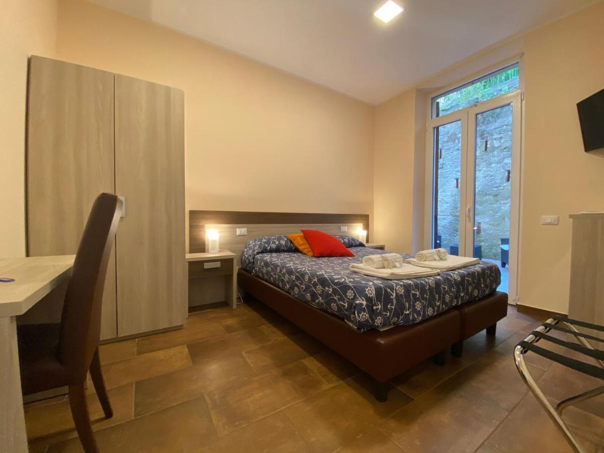 Good Night Moon Hotel Специя Екстериор снимка