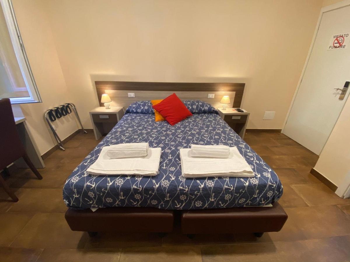 Good Night Moon Hotel Специя Екстериор снимка