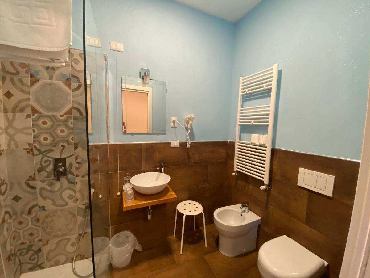 Good Night Moon Hotel Специя Екстериор снимка