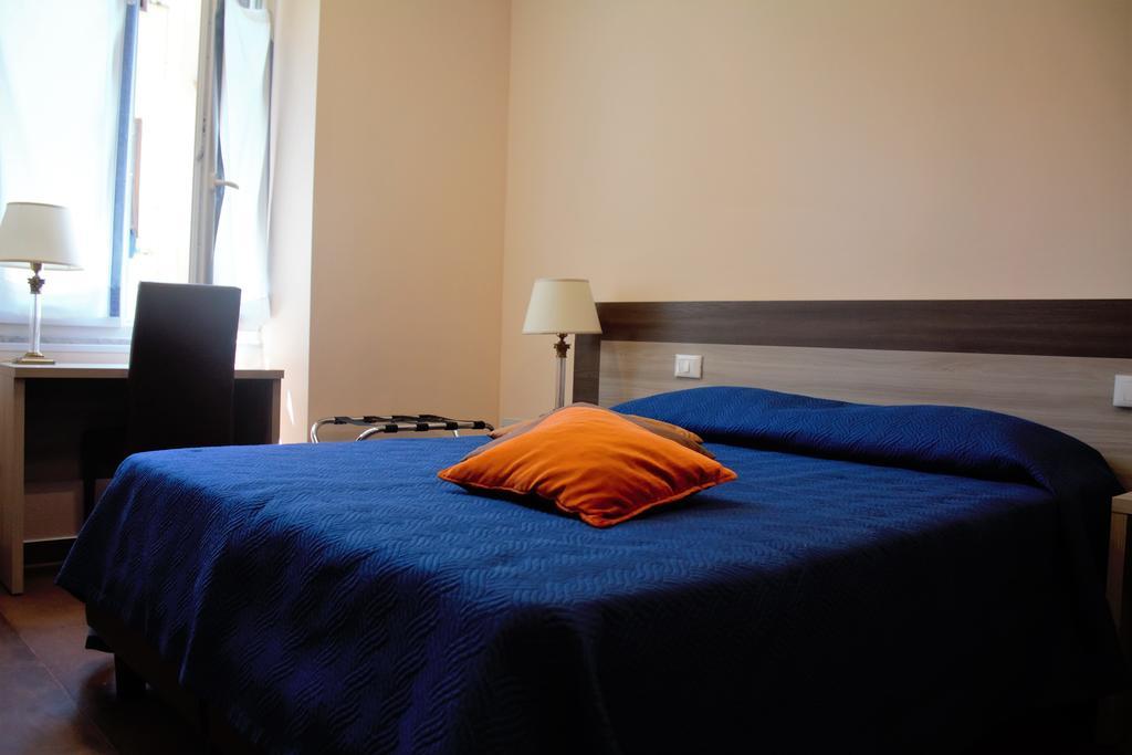 Good Night Moon Hotel Специя Екстериор снимка